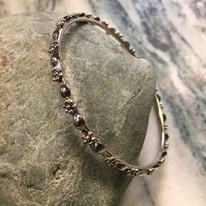 🎈Sale 🎈2 for $10 detailed repeating pattern silver (color) bangle stackable